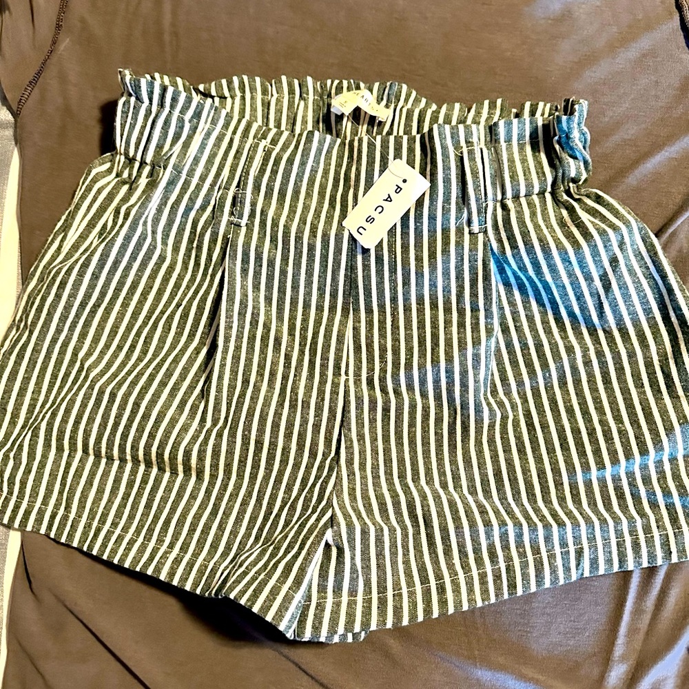 Brand new strips shorts